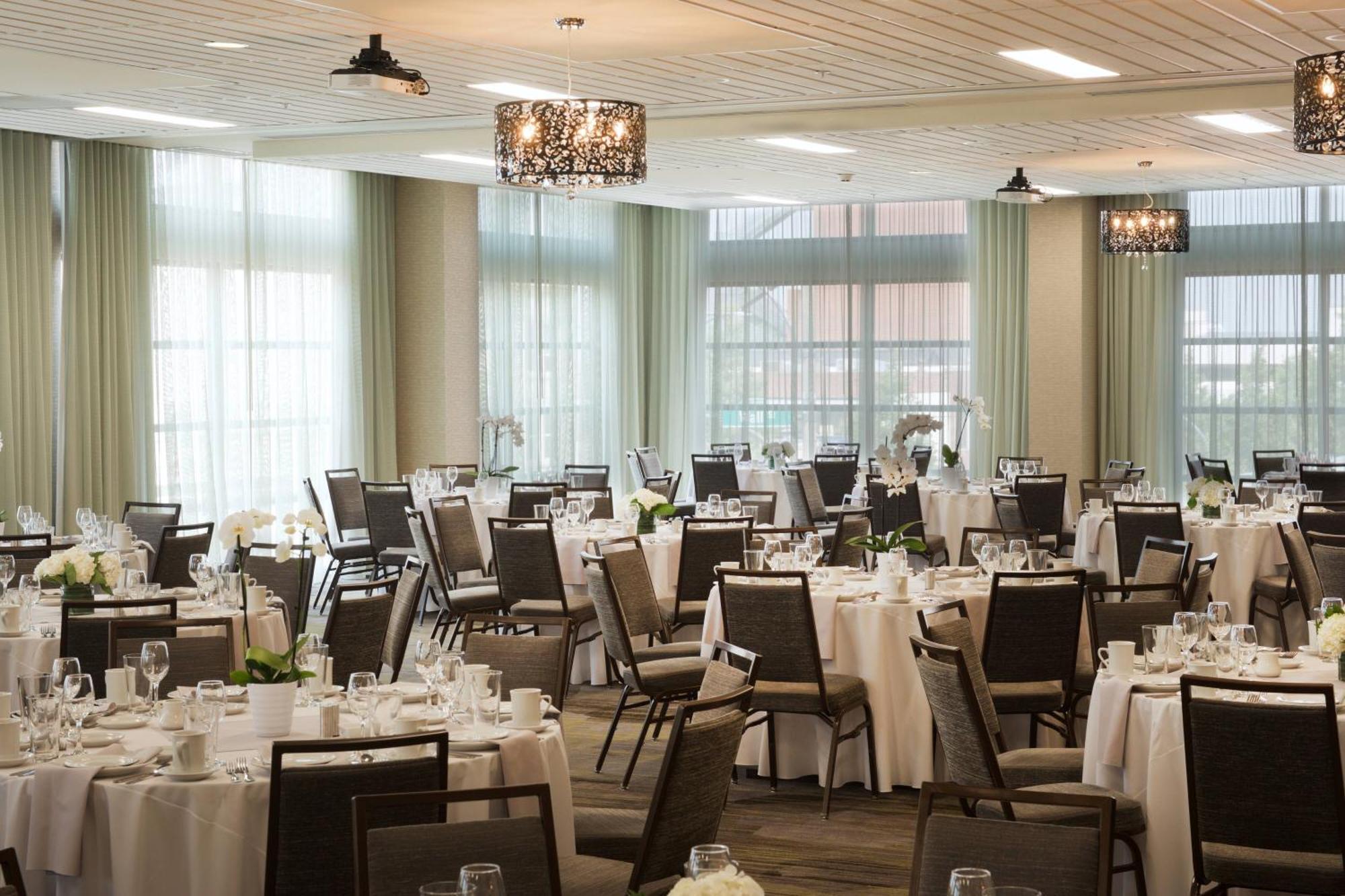 Courtyard By Marriott Seattle Everett Downtown Экстерьер фото